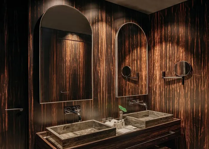 酒店 Bagues, A Small Luxury Of The World