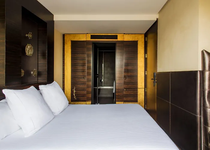 酒店 Bagues, A Small Luxury Of The World 5*