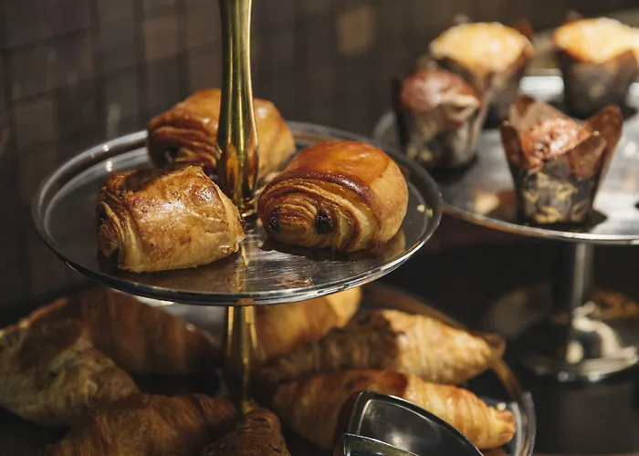 Bagues, A Small Luxury Of The World 5*