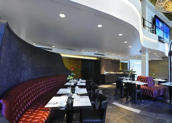 Bagues, A Small Luxury Of The World 5*