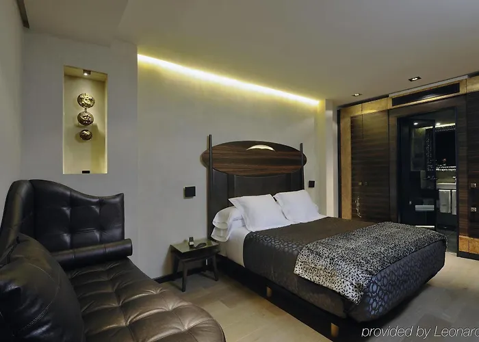 Bagues, A Small Luxury Of The World 5*