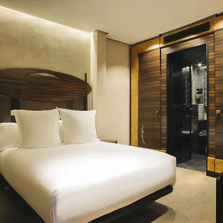Bagues, A Small Luxury Of The World